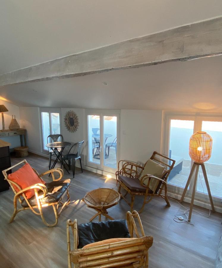 Les Nuits Etoilees, Studio Terrasse Apercu Mer, Tres Lumineux, Ac, 100M Du Port Sanary Экстерьер фото