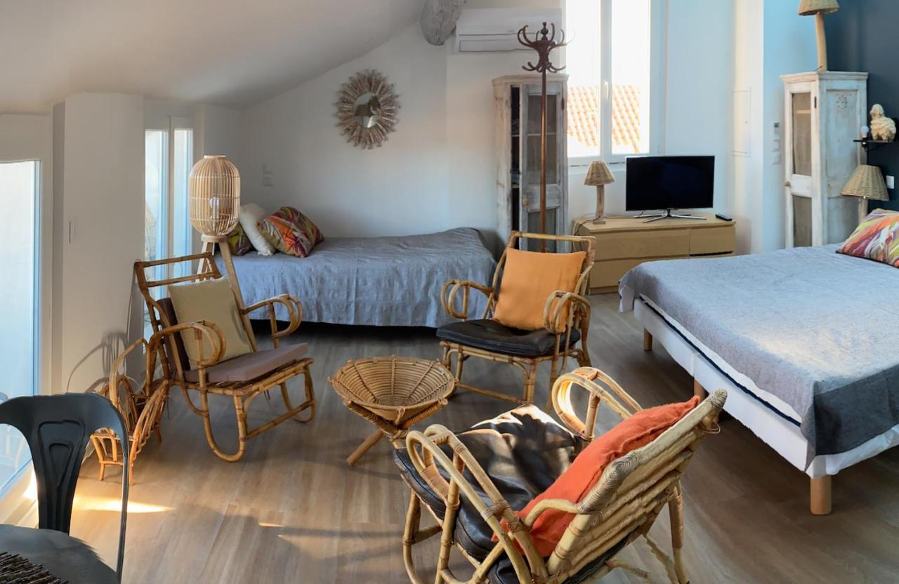 Les Nuits Etoilees, Studio Terrasse Apercu Mer, Tres Lumineux, Ac, 100M Du Port Sanary Экстерьер фото